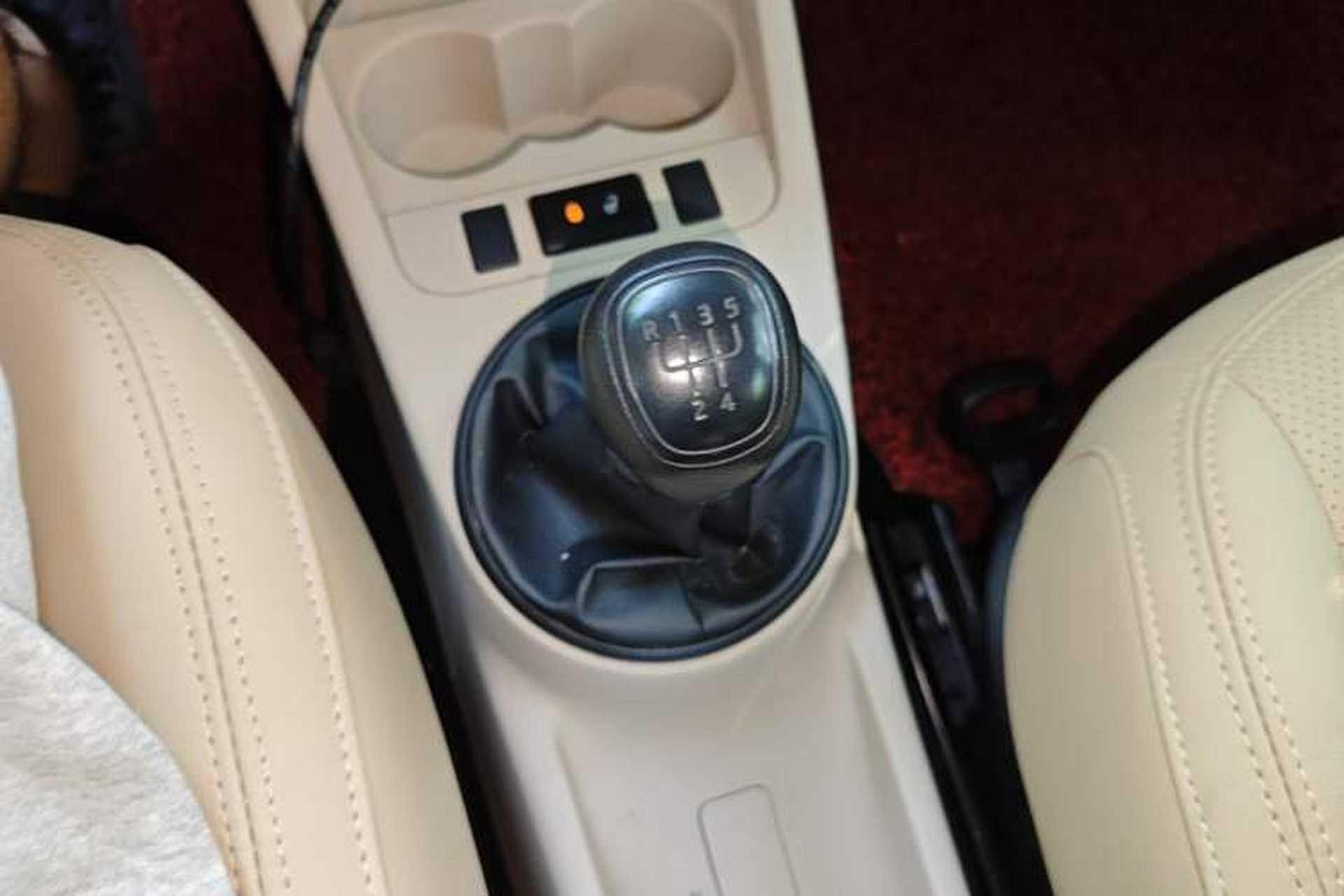 Used Skoda Fabia 2014 1.4L Manual Crystal Edition Gear Lever