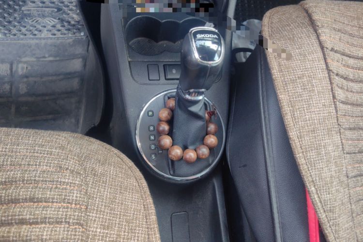 Used Skoda Fabia 2014 1.6L Automatic Sport Edition Gear Lever