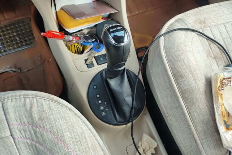 Used Skoda Fabia 2014 1.4L Automatic Crystal Edition Gear Lever