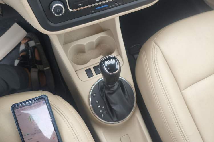 Used Skoda Fabia 2014 1.4L Automatic Crystal Edition Gear Lever