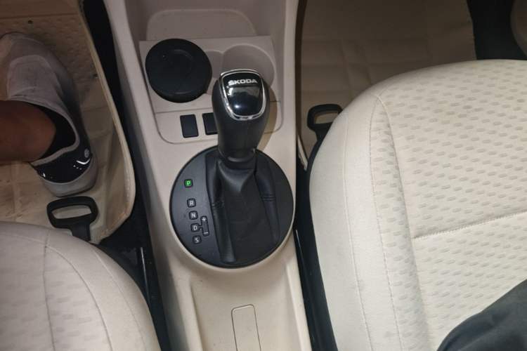 Used Skoda Fabia 2014 1.4L Automatic Crystal Edition Gear Lever