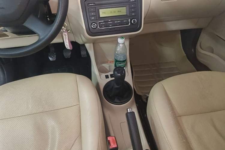 Used Skoda Fabia 2014 1.4L Manual Crystal Edition Gear Lever