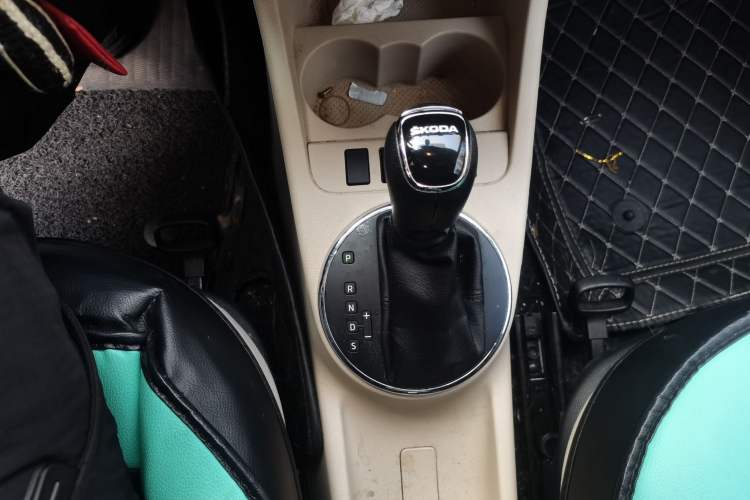 Used Skoda Fabia 2014 1.4L Automatic Crystal Edition Gear Lever