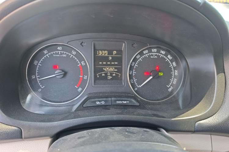 Used Skoda Fabia 2014 1.4L Automatic Crystal Edition Instrument Cluster