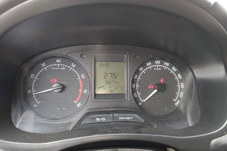 Used Skoda Fabia 2014 1.4L Manual Crystal Edition Instrument Cluster