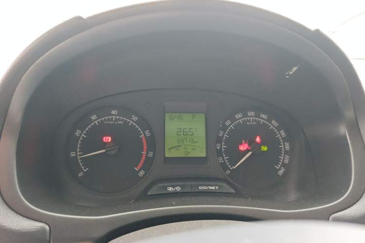 Used Skoda Fabia 2014 1.4L Automatic Crystal Edition Instrument Cluster