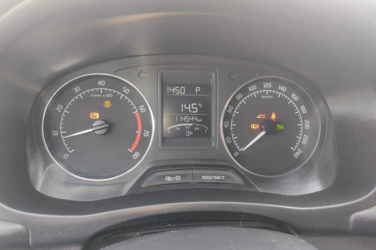 Used Skoda Fabia 2014 1.6L Automatic Sport Edition Instrument Cluster