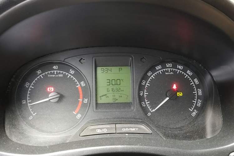 Used Skoda Fabia 2014 1.4L Automatic Crystal Edition Instrument Cluster