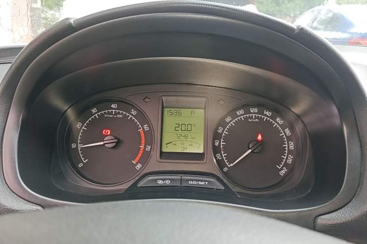 Used Skoda Fabia 2014 1.4L Automatic Crystal Edition Instrument Cluster