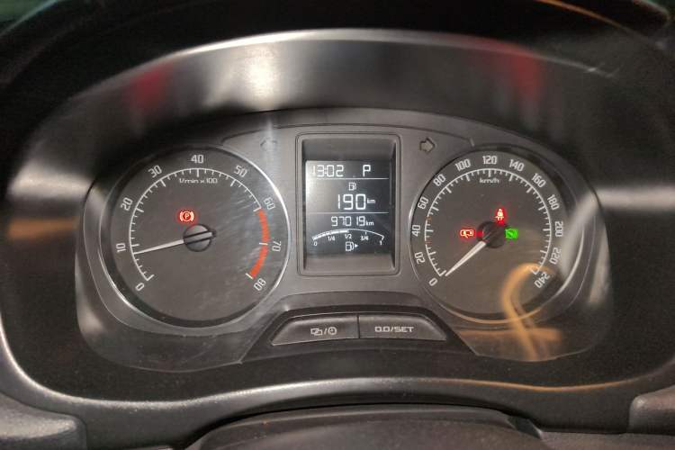 Used Skoda Fabia 2014 1.6L Automatic Sport Edition Instrument Cluster