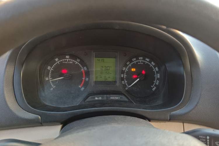 Used Skoda Fabia 2014 1.4L Manual Crystal Edition Instrument Cluster