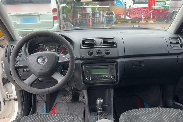 Used Skoda Fabia 2014 1.6L Automatic Sport Edition Interior 1