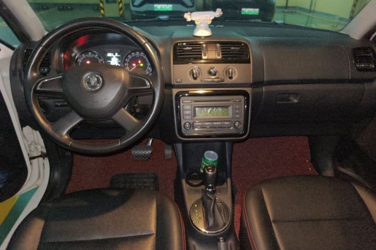 Used Skoda Fabia 2014 1.6L Automatic Sport Edition Interior 2