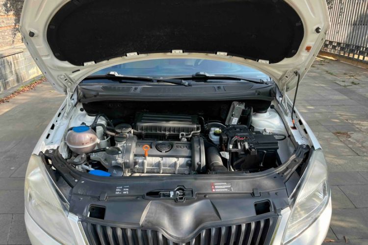Used Skoda Fabia 2014 1.4L Automatic Crystal Edition Interior 3