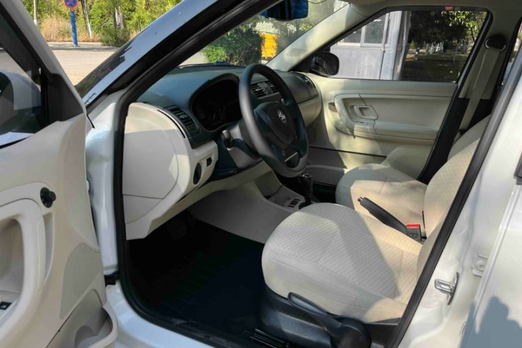 Used Skoda Fabia 2014 1.4L Automatic Crystal Edition Interior 6