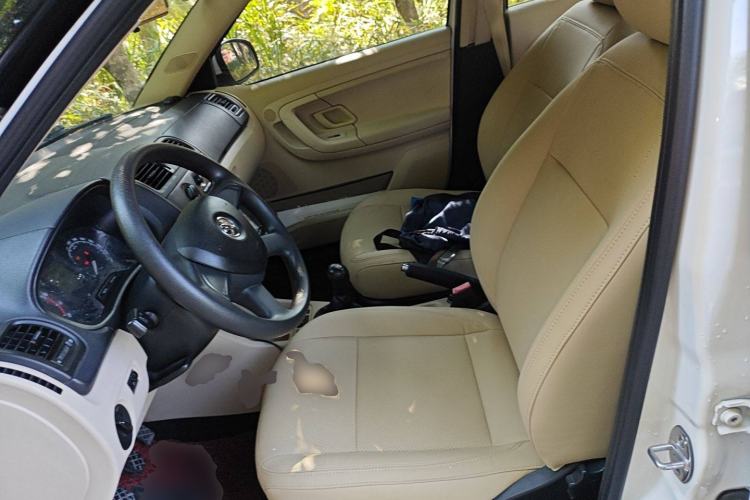 Used Skoda Fabia 2014 1.4L Manual Crystal Edition Left Front Seat