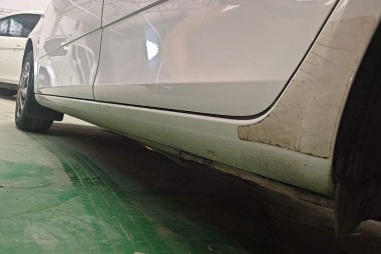Used Skoda Fabia 2014 1.4L Automatic Crystal Edition Left Side Sill