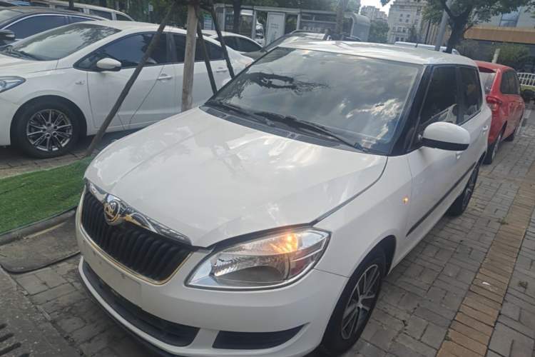Used Skoda Fabia 2014 1.4L Automatic Crystal Edition Guazi used car, China used car export, Used car for sale, Used  cars, Cheapest cars for sale