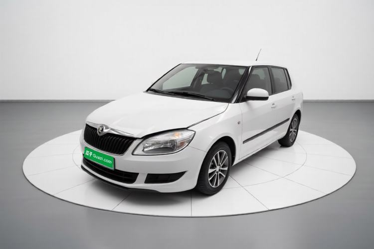 Ojetý Skoda Fabia 2014 1.4L Automatic Crystal Edition Guazi used car, China used car export, Used car for sale, Used  cars, Cheapest cars for sale