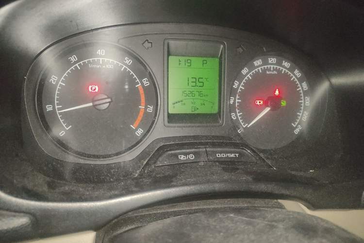 Used Skoda Fabia 2014 1.4L Automatic Crystal Edition Odometer Close Up