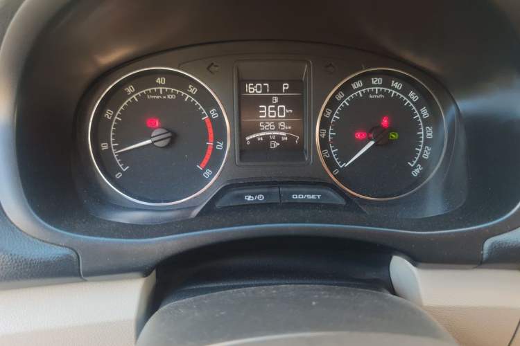 Used Skoda Fabia 2014 1.4L Automatic Crystal Edition Odometer Close Up
