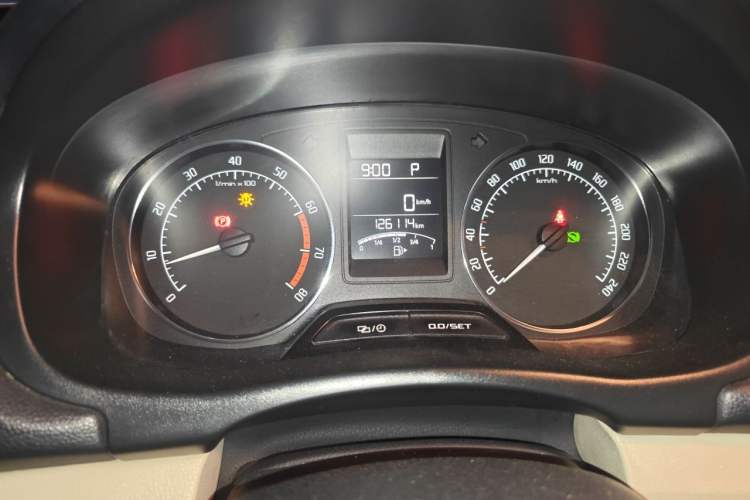 Used Skoda Fabia 2014 1.6L Automatic Crystal Edition Odometer Close Up