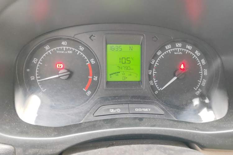 Used Skoda Fabia 2014 1.4L Automatic Crystal Edition Odometer Close Up