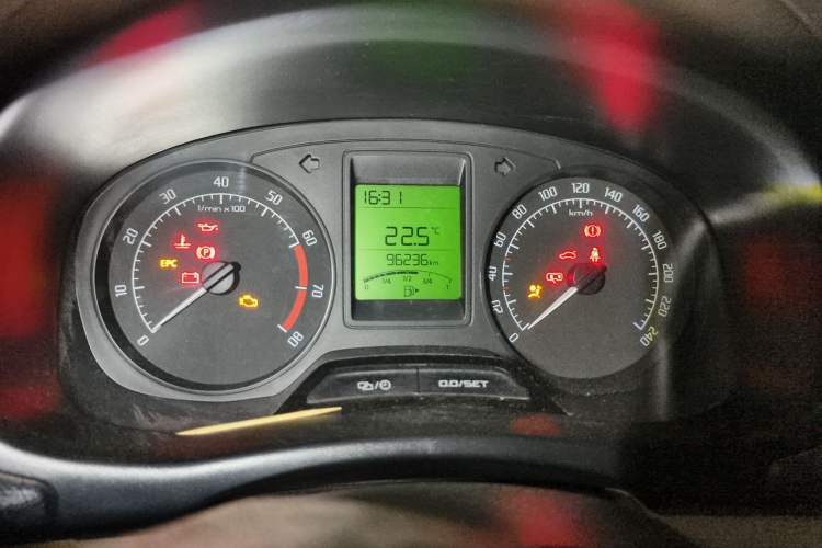Used Skoda Fabia 2014 1.4L Manual Crystal Edition Odometer Close Up