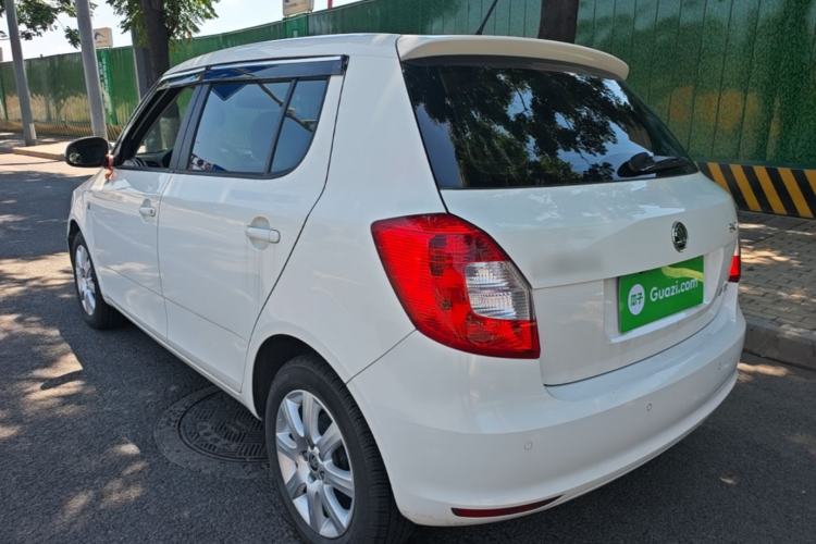 Used Skoda Fabia 2014 1.4L Automatic Crystal Edition Rear Left 45 Deg