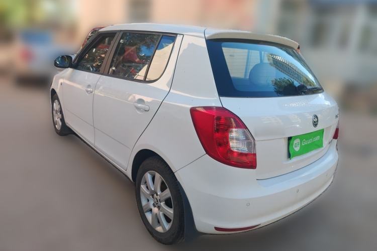 Used Skoda Fabia 2014 1.4L Automatic Crystal Edition Rear Left 45 Deg