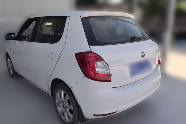 Used Skoda Fabia 2014 1.4L Automatic Crystal Edition Rear Left 45 Deg