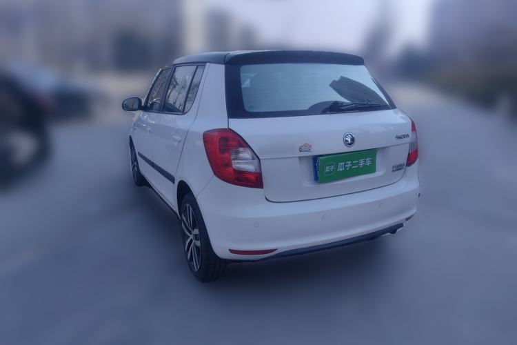 Used Skoda Fabia 2014 1.6L Automatic Sport Edition Rear Left 45 Deg