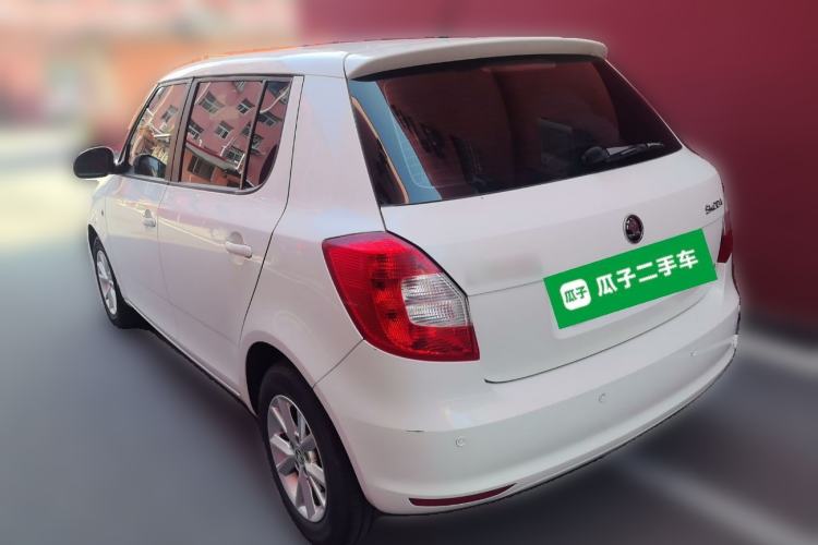 Used Skoda Fabia 2014 1.4L Automatic Crystal Edition Rear Left 45 Deg