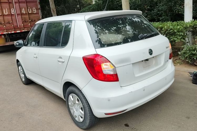 Used Skoda Fabia 2014 1.4L Automatic Crystal Edition Rear Left 45 Deg