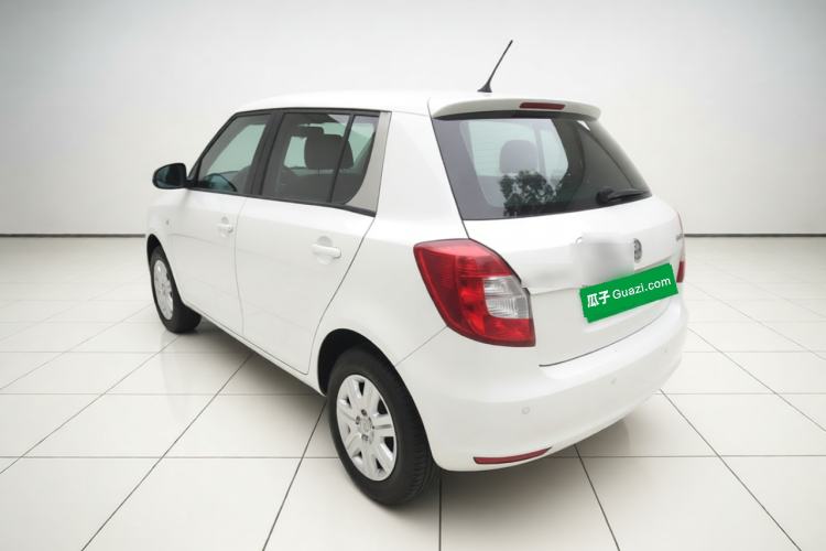 Used Skoda Fabia 2014 1.4L Automatic Crystal Edition Rear Left 45 Deg