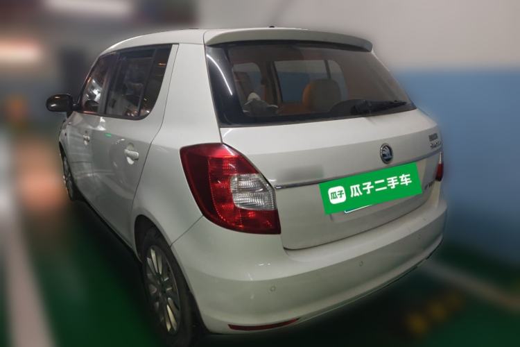 Used Skoda Fabia 2014 1.6L Automatic Crystal Edition Rear Left 45 Deg