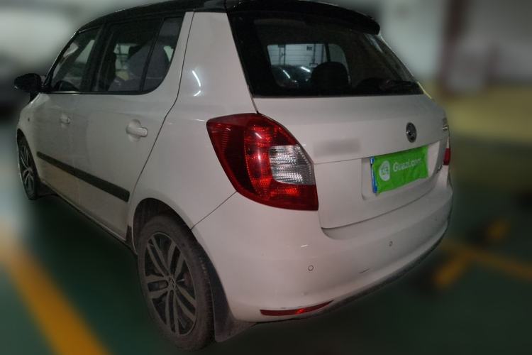 Used Skoda Fabia 2014 1.6L Automatic Sport Edition Rear Left 45 Deg