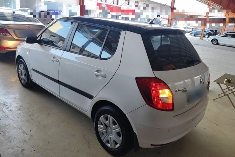 Used Skoda Fabia 2014 1.4L Automatic Crystal Edition Rear Left 45 Deg