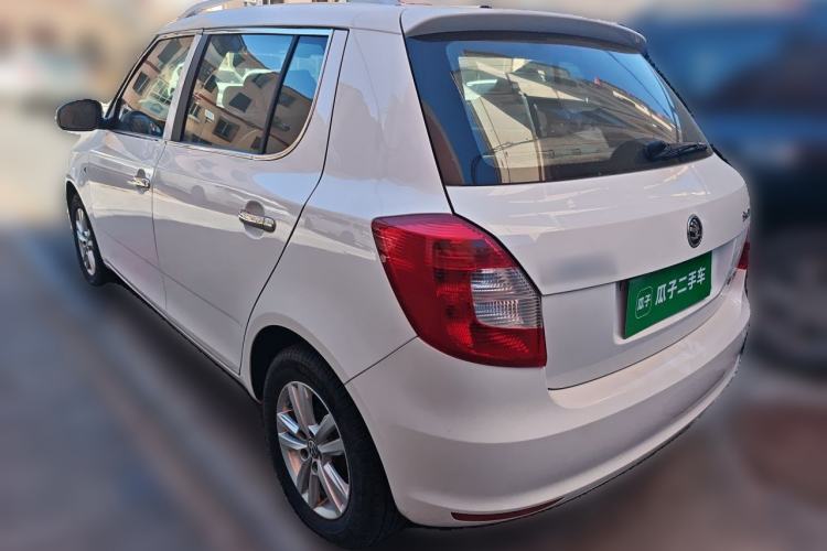 Used Skoda Fabia 2014 1.4L Automatic Crystal Edition Rear Left 45 Deg