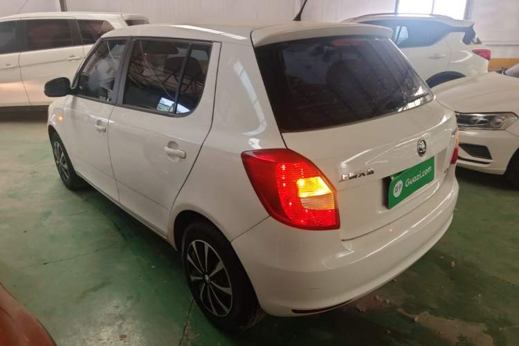 Used Skoda Fabia 2014 1.4L Automatic Crystal Edition Rear Left 45 Deg