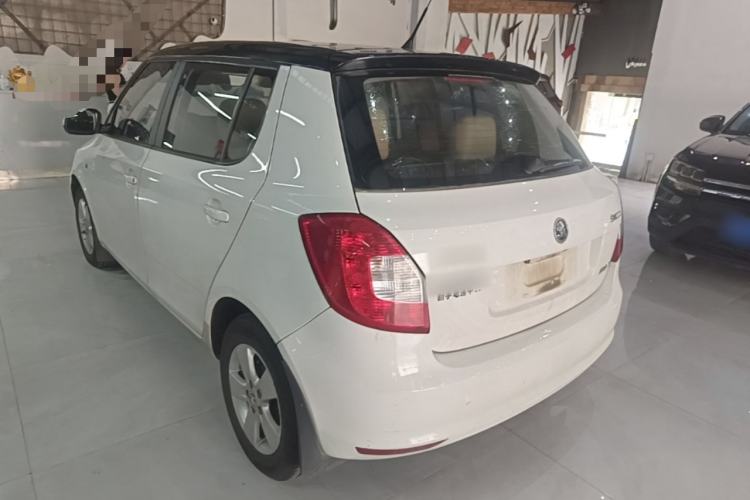 Used Skoda Fabia 2014 1.4L Manual Crystal Edition Rear Left 45 Deg