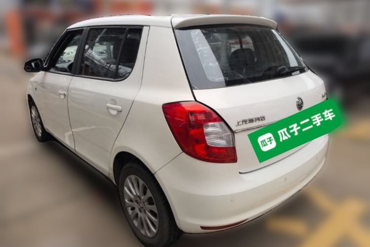 Used Skoda Fabia 2014 1.6L Automatic Crystal Edition Rear Left 45 Deg