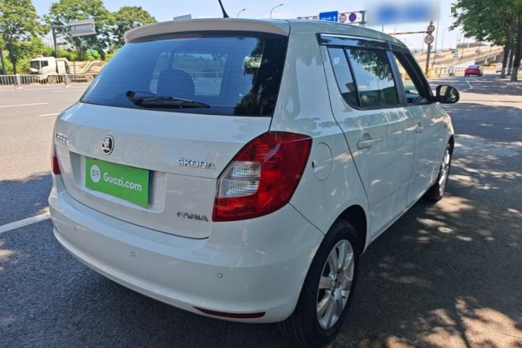 Used Skoda Fabia 2014 1.4L Automatic Crystal Edition Rear Right 45 Deg
