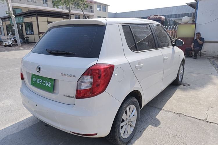 Used Skoda Fabia 2014 1.4L Manual Crystal Edition Rear Right 45 Deg