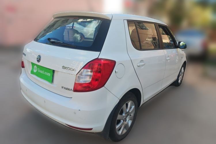 Used Skoda Fabia 2014 1.4L Automatic Crystal Edition Rear Right 45 Deg