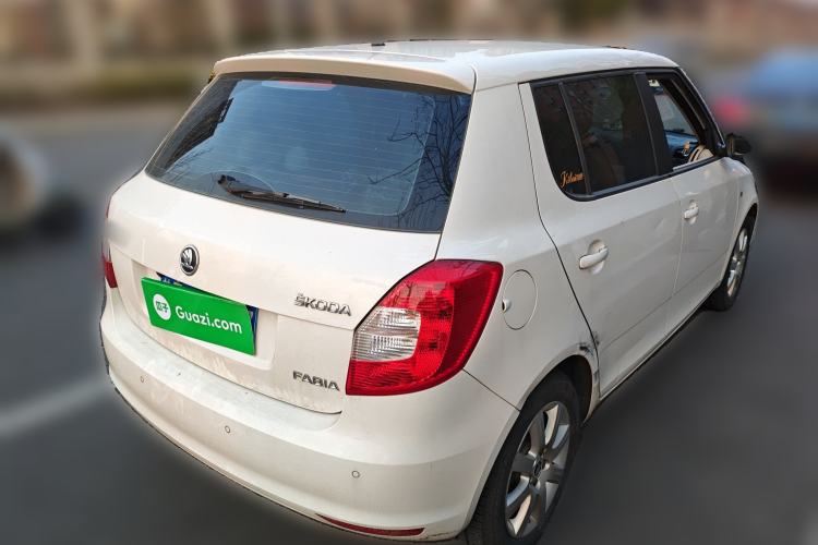 Used Skoda Fabia 2014 1.4L Automatic Crystal Edition Rear Right 45 Deg
