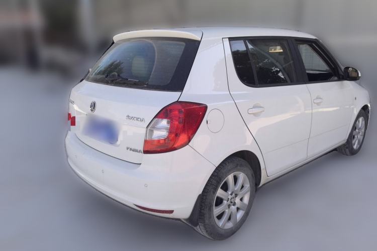 Used Skoda Fabia 2014 1.4L Automatic Crystal Edition Rear Right 45 Deg