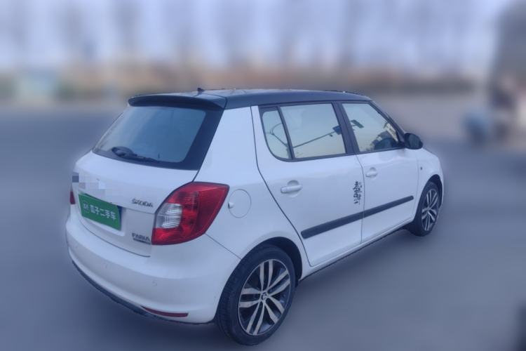 Used Skoda Fabia 2014 1.6L Automatic Sport Edition Rear Right 45 Deg