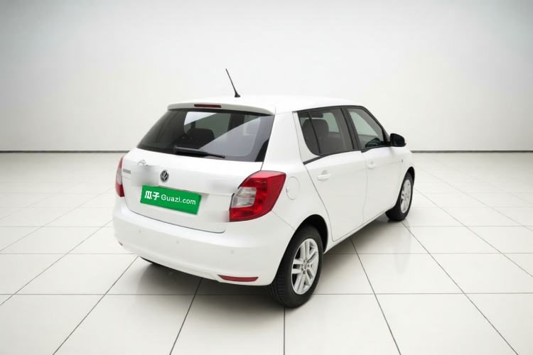 Used Skoda Fabia 2014 1.4L Automatic Crystal Edition Rear Right 45 Deg