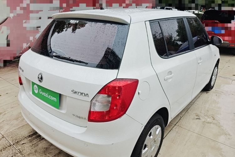 Used Skoda Fabia 2014 1.4L Automatic Crystal Edition Rear Right 45 Deg